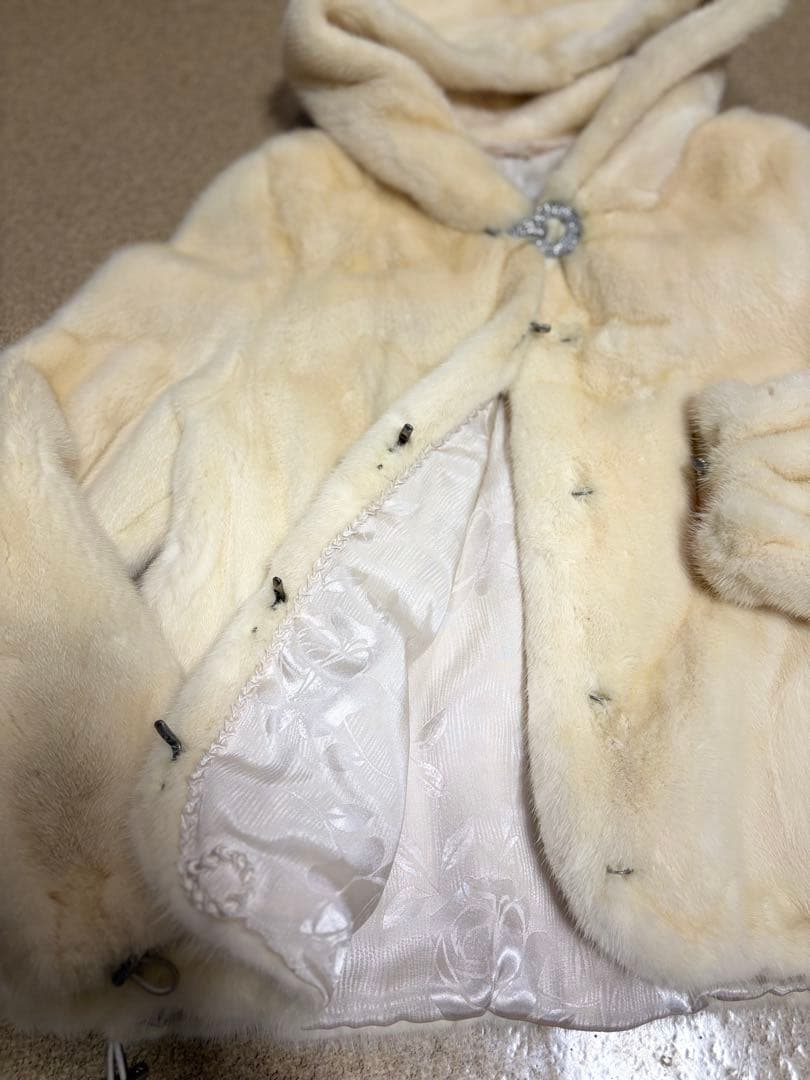 ミンクファー　フード付きショートコート　毛皮100% リアルファー　アイボリー