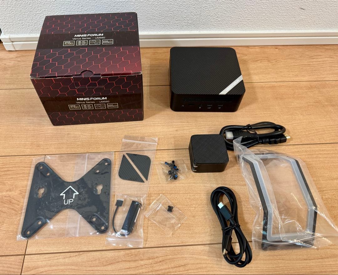 ミニPC Minisforum UM560 AMD Ryzen 5 5625U 16GB