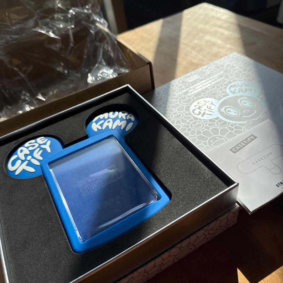 村上隆　casetify トレーディングカードホルダー ブルー