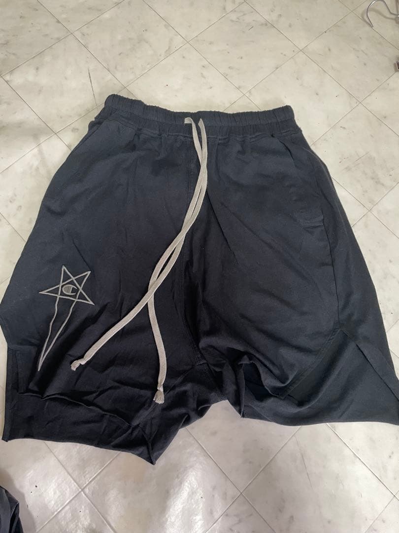 リックオウエンス　チャンピオン　ショーツ