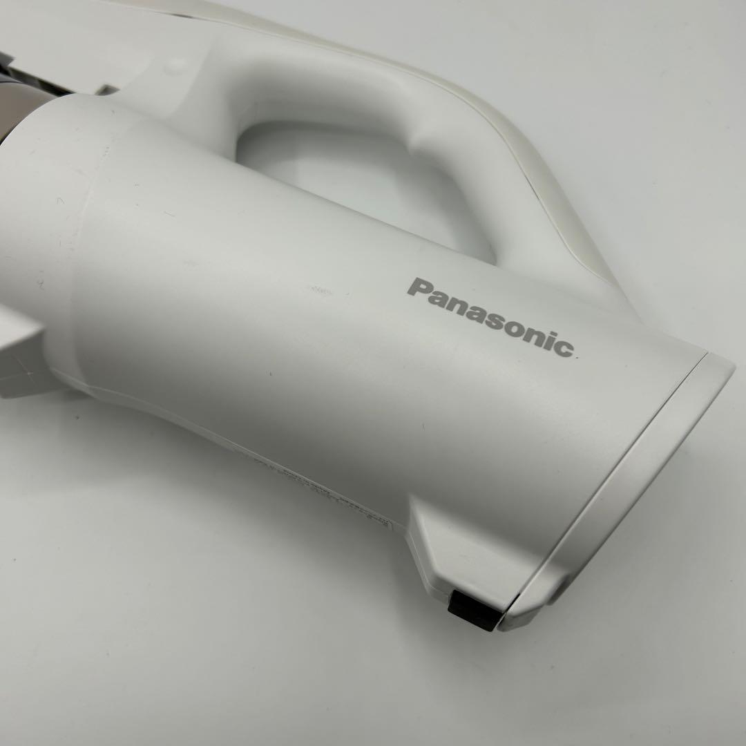 Panasonic パナソニック 充電式掃除機 MC-SB32J 2023年製