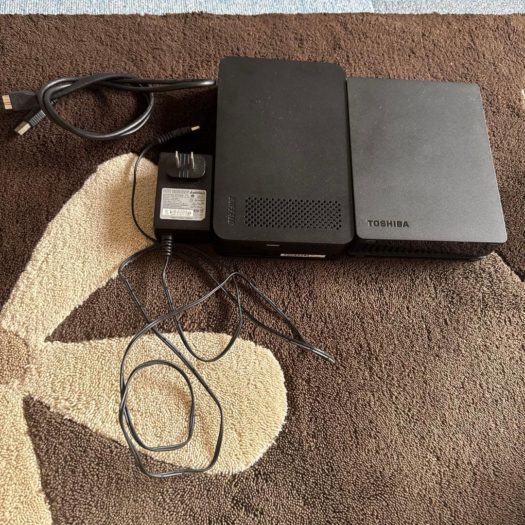 TOSHIBA、BUFFALOの外付けHDD2TB 二個セット