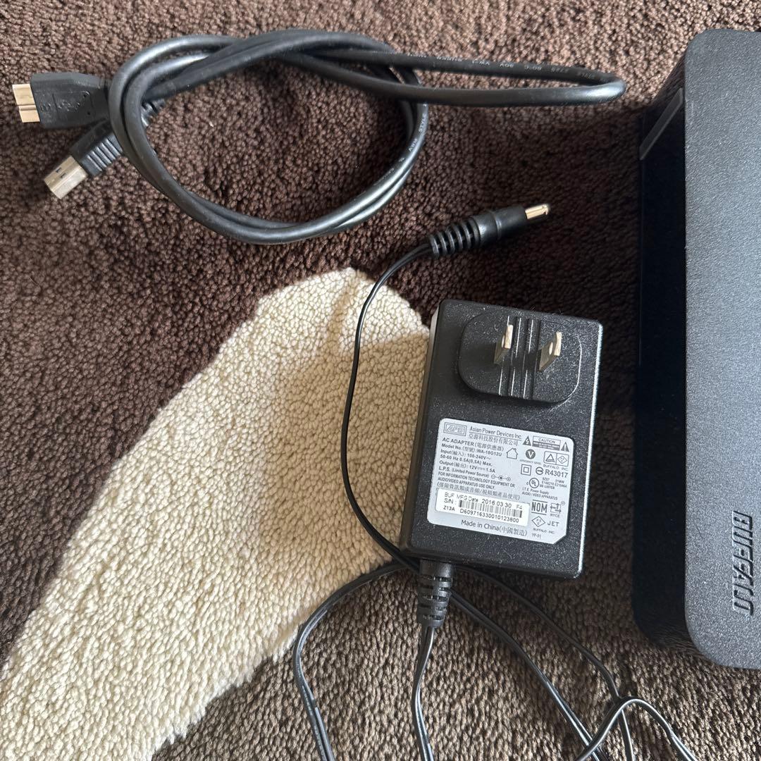 TOSHIBA、BUFFALOの外付けHDD2TB 二個セット