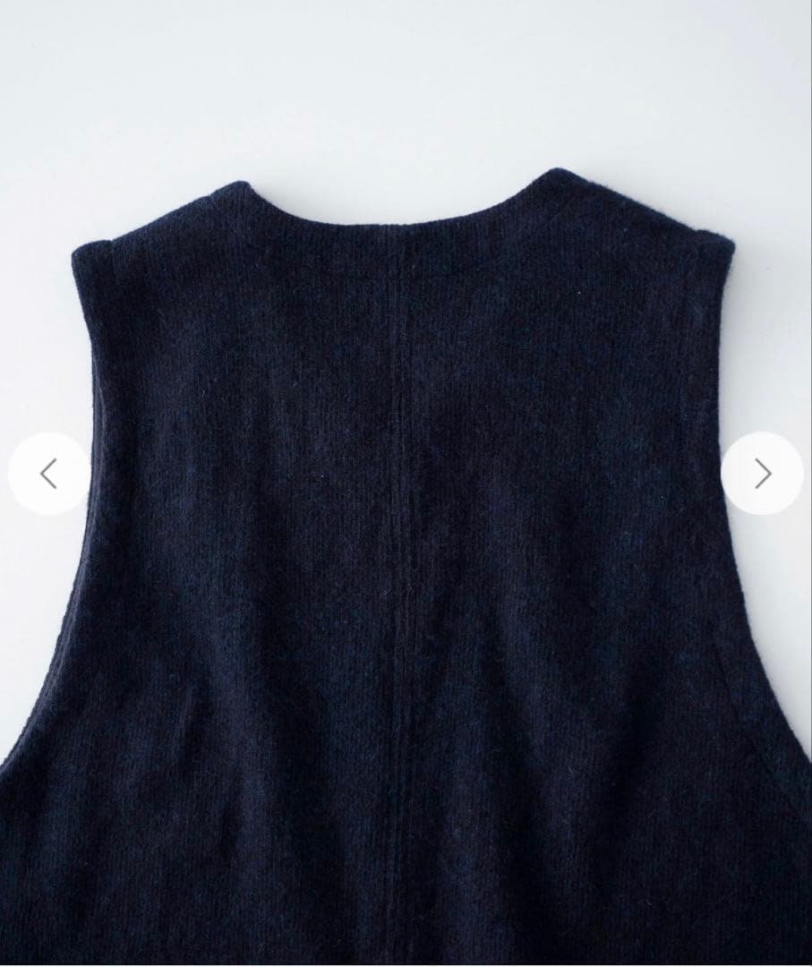 ゆうたん。今季 ネストローブ クォーターフェイスエプロンベスト