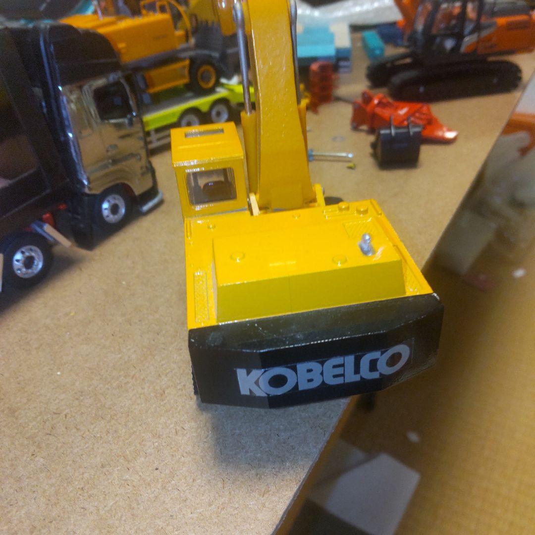 KOBELCO K909A ミニチュア重機　　1/50