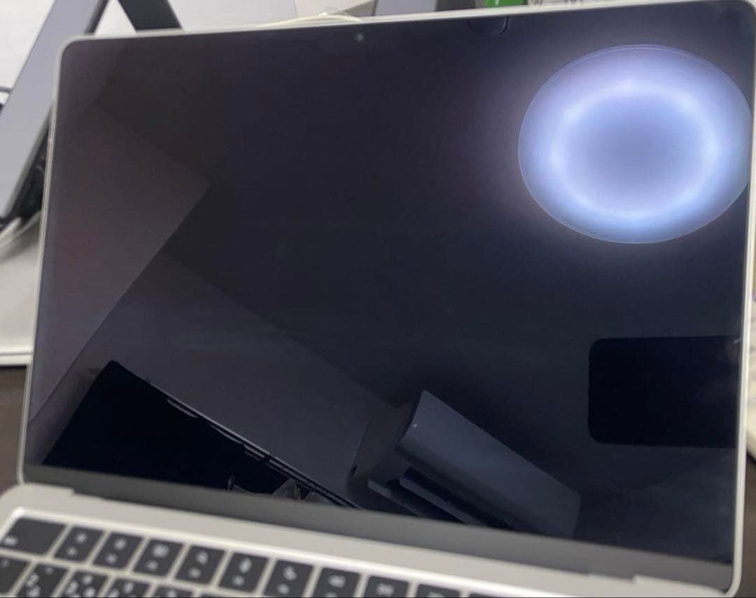 ほぼ新品　M2 13インチMacBook Air シルバー 8GB 256GB