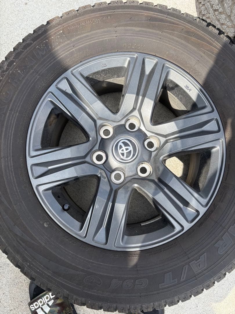 ハイラックス 純正　ホイールセット　265/65r17