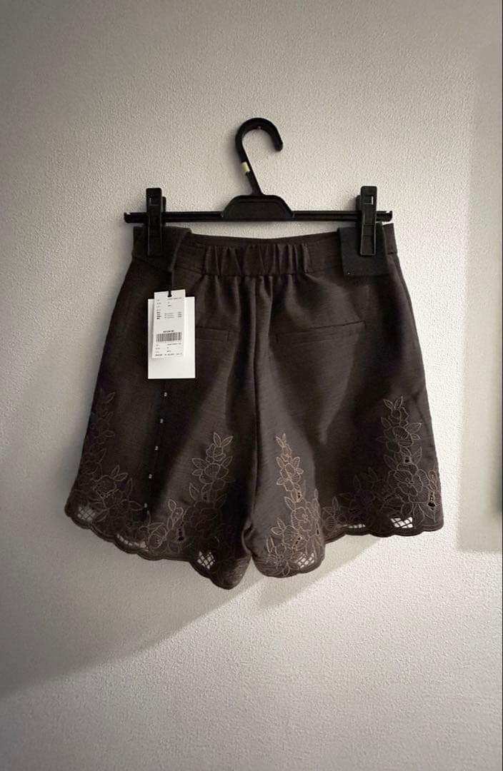【新品】MEDI LACE EMBROIDERY SHORT PANTS
