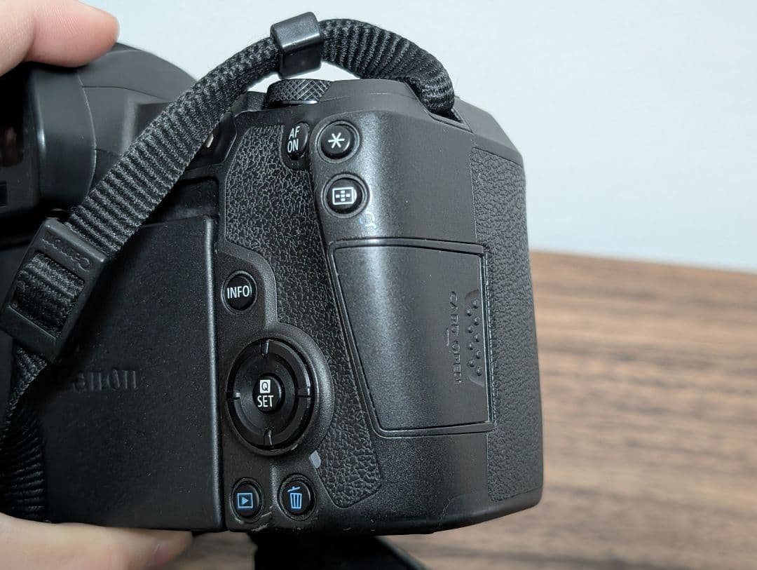 CANON EOS R ボディストラップ 充電器