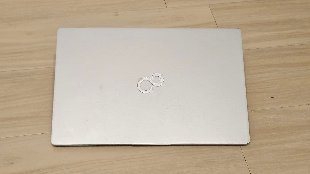 LiFEBOOK UH Series UH90/G2 MOFTスタンド付き