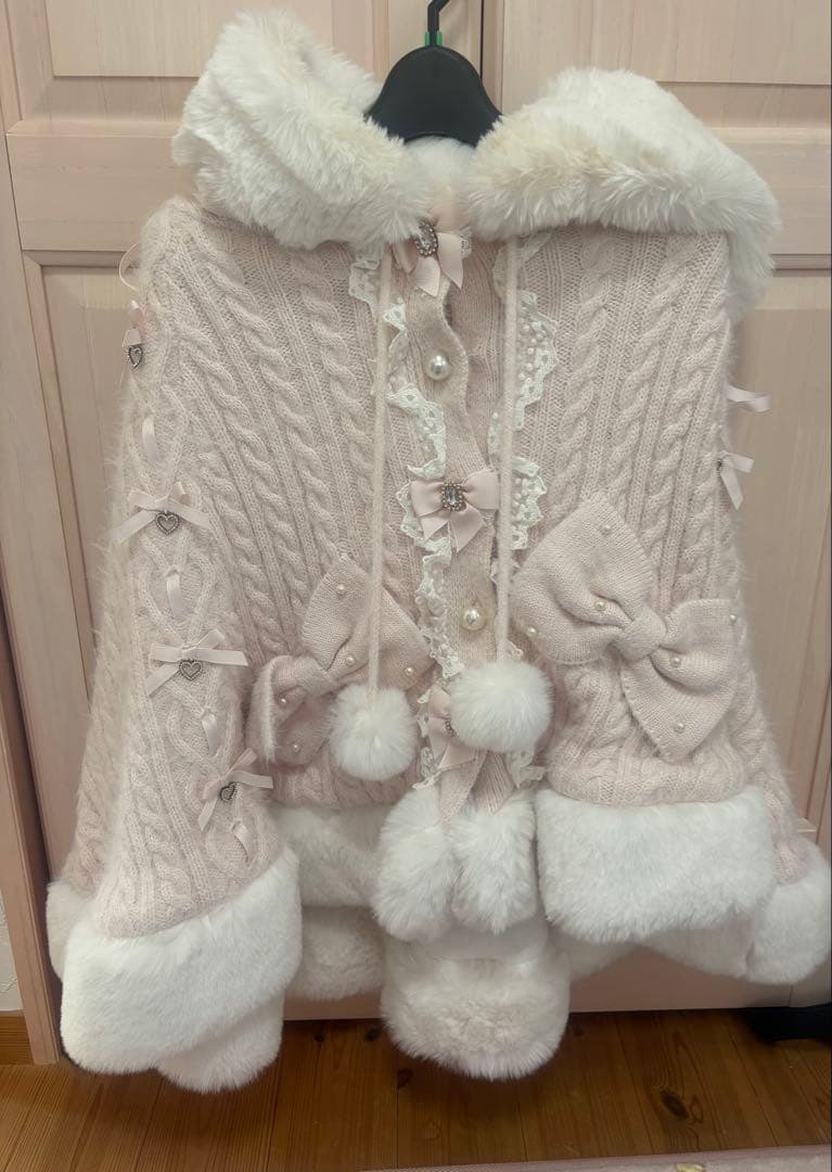 LIZLISA ポンポンリボンニットファーポンチョ ピンク 2024