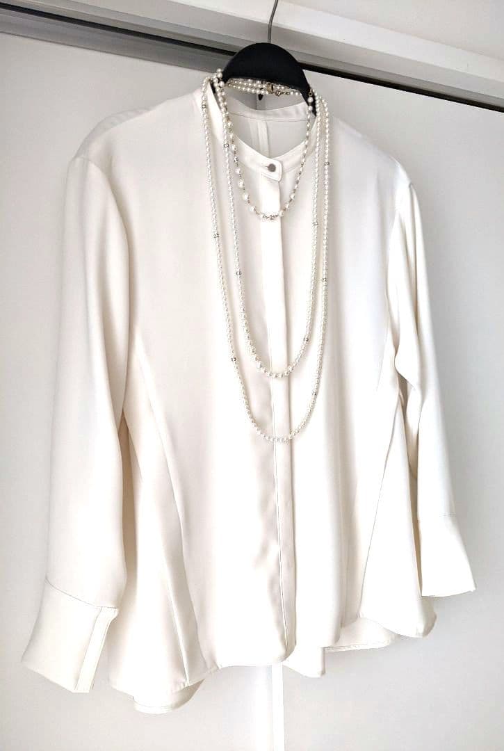 【極美品】CAST:　キャスト　ホワイト　ボタンアップシャツ　フレア　リブ袖　S