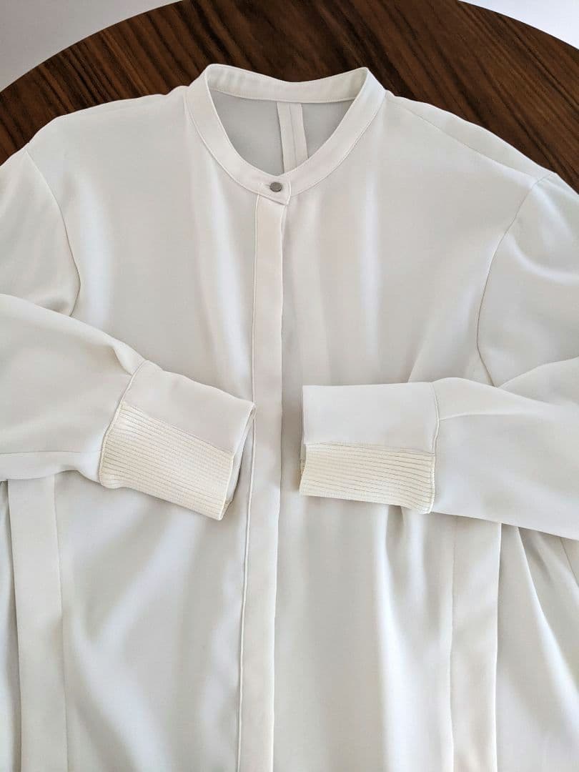 【極美品】CAST:　キャスト　ホワイト　ボタンアップシャツ　フレア　リブ袖　S