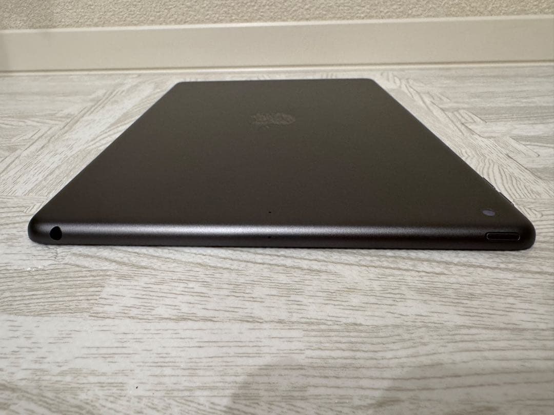 iPad (第9世代) 本体 Wi-Fiモデル 64GB スペースグレイ