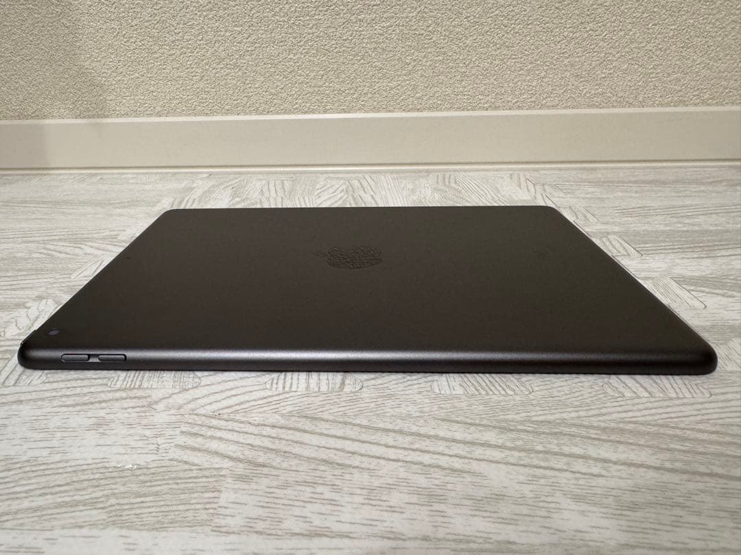 iPad (第9世代) 本体 Wi-Fiモデル 64GB スペースグレイ