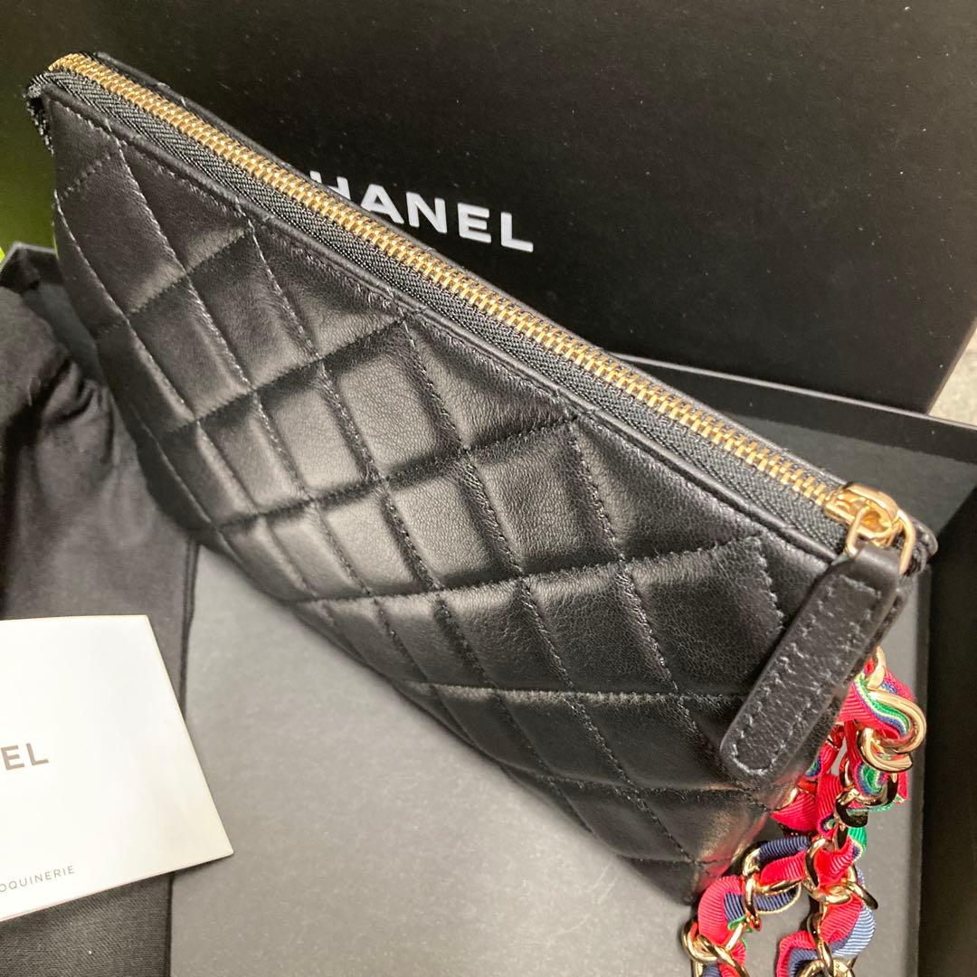 新品未使用☆CHANEL ブラック キルティング クラッチバッグ☆ポーチ☆