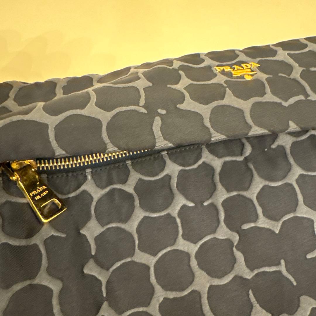 PRADA 黒 パターン クラッチバッグ