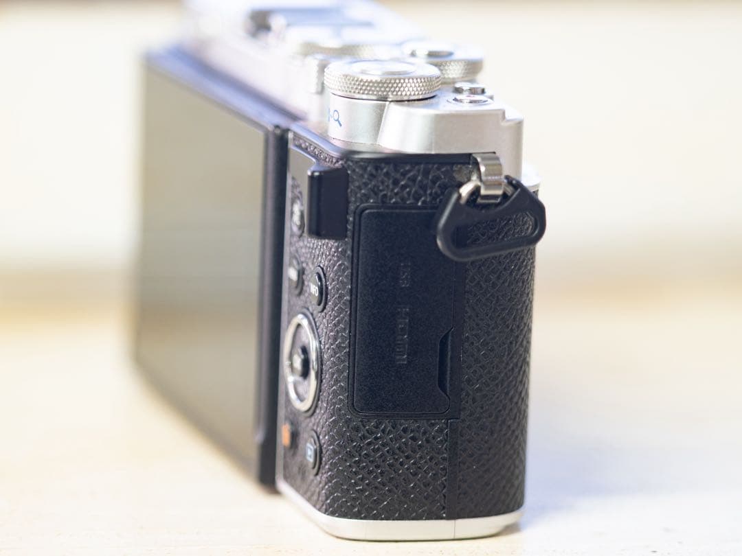 【当日発送】OLYMPUS PEN EP7 ミラーレス一眼 マイクロフォーサーズ