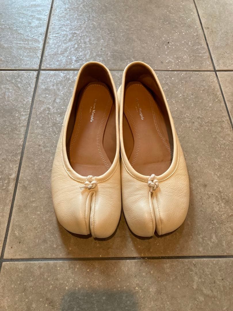 メゾンマルジェラ　タビバレエシューズ　ナチュラル