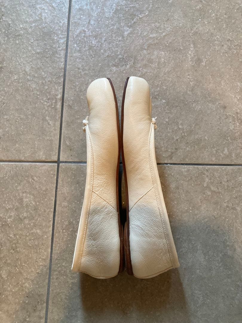 メゾンマルジェラ　タビバレエシューズ　ナチュラル