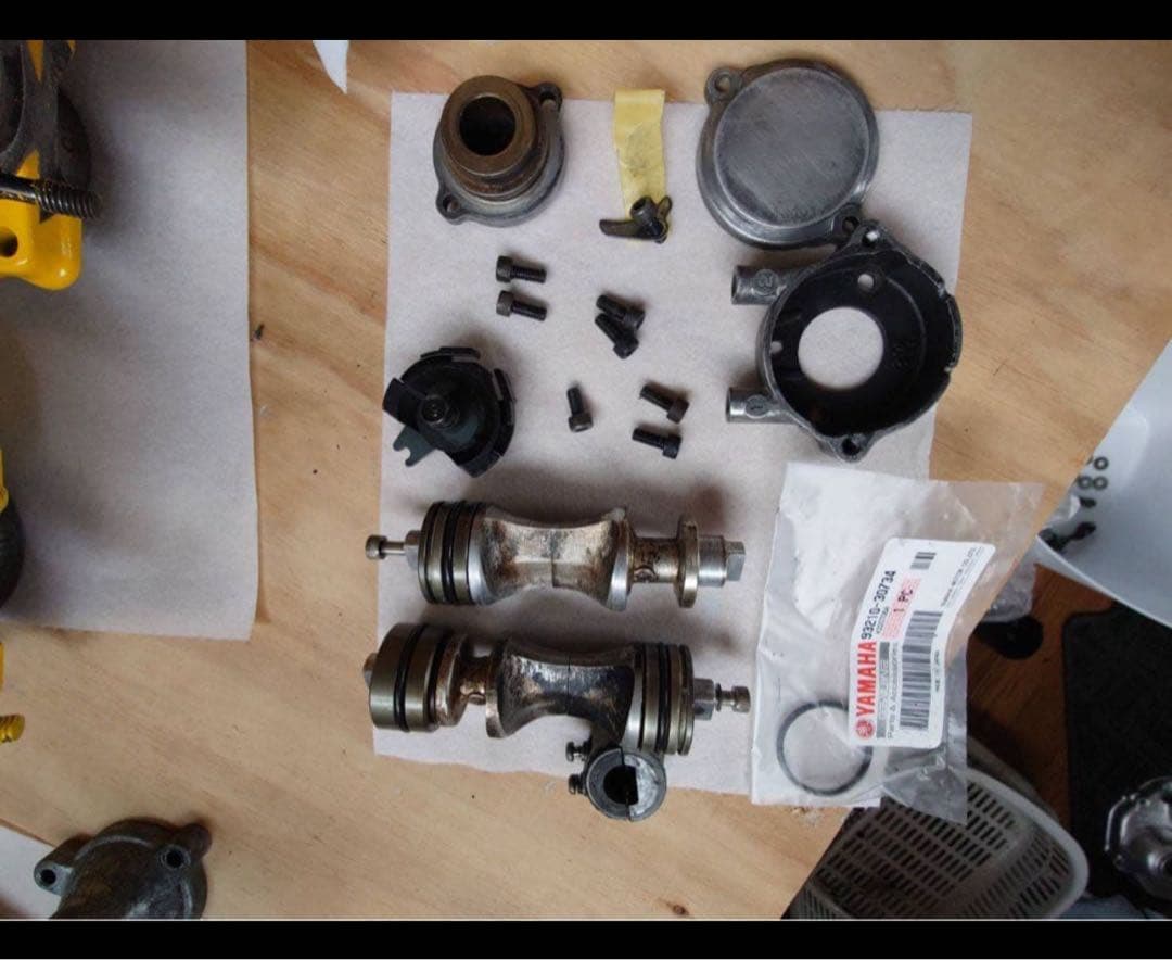 年末出品　RZ350R シリンダー ボルト類