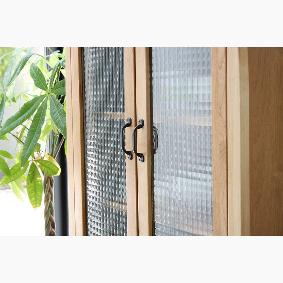 ナチュラルウッド ガラス扉付きキャビネット