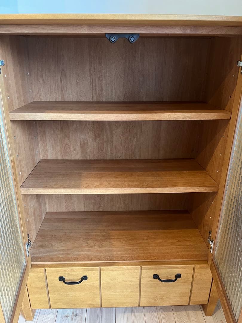 ナチュラルウッド ガラス扉付きキャビネット