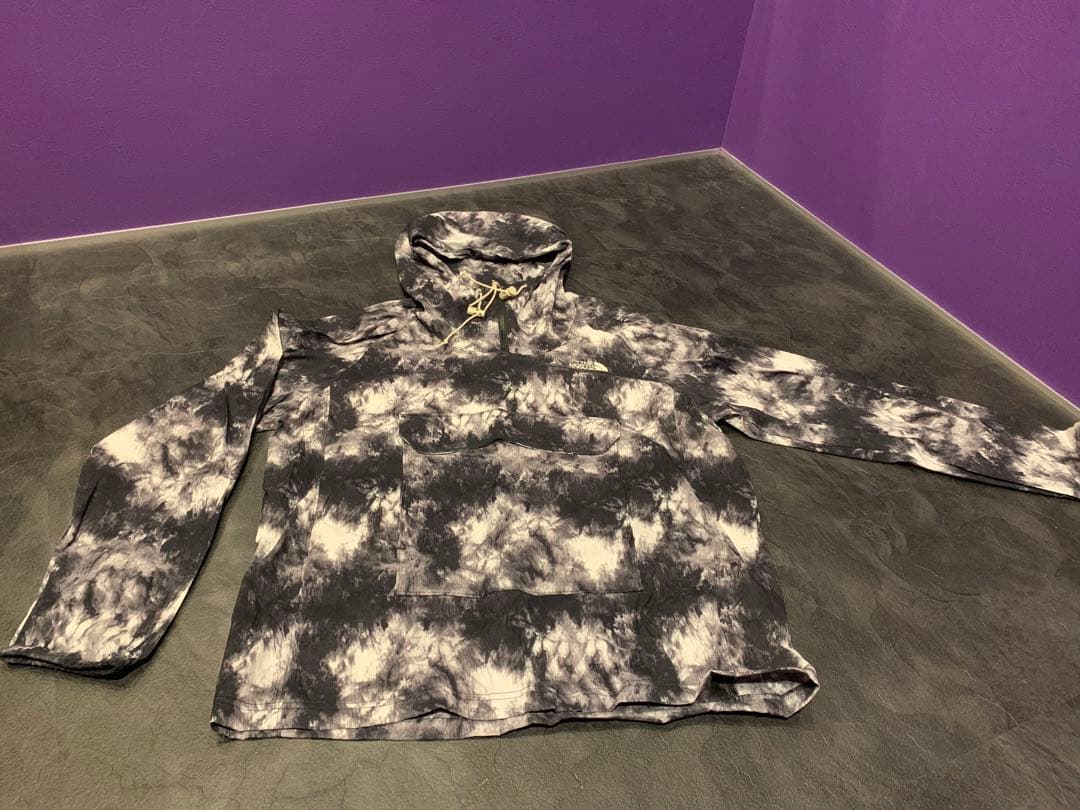 THE NORTH FACE タイダイ柄フーディー