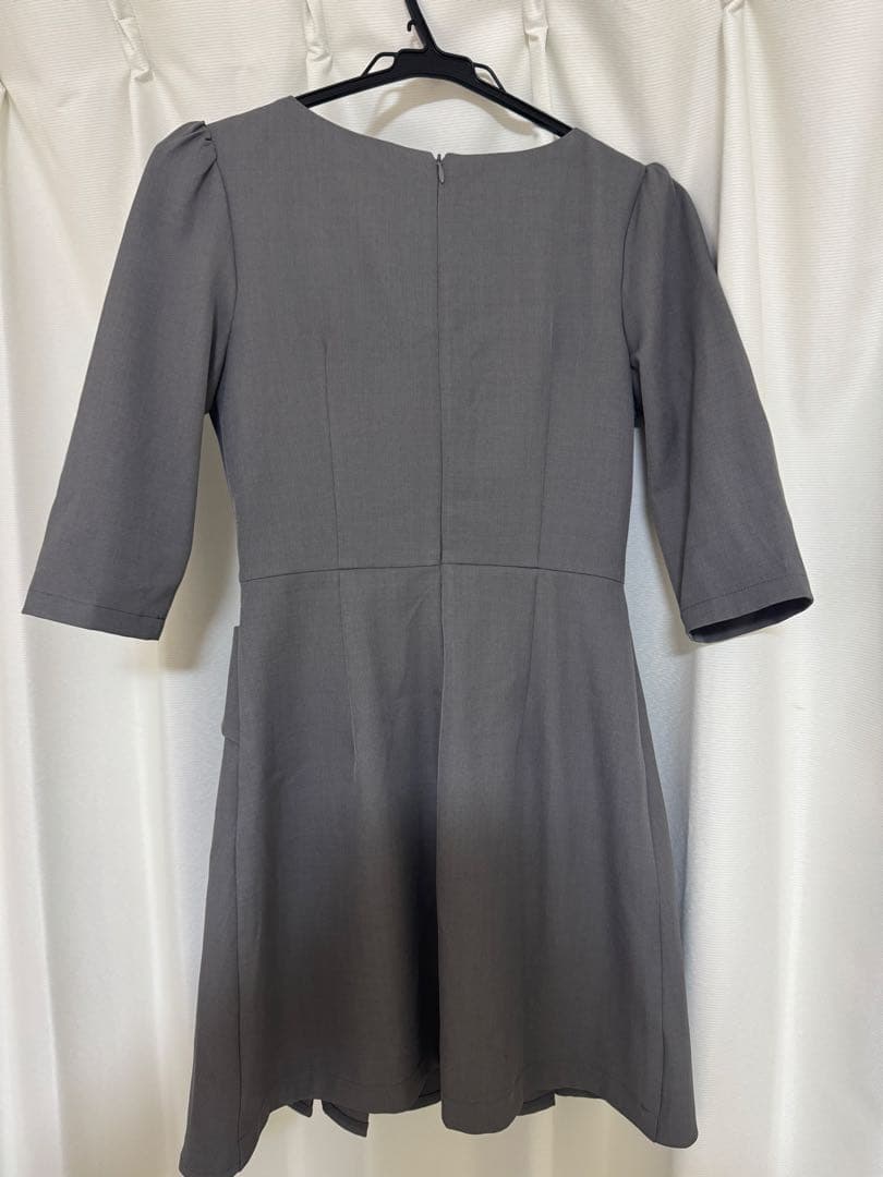 AOC-3986 an グレー 袖付き プリーツ スクエア Mサイズ 新品未使用