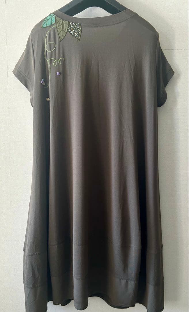 極美品　トクコプルミエヴォル（TOKUKO 1er VOL）刺繍入り　チュニック