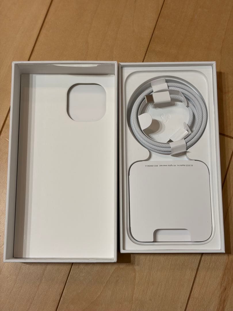 iPhone 15 128GB ブラック 99% SIMフリー 箱付　ケース付