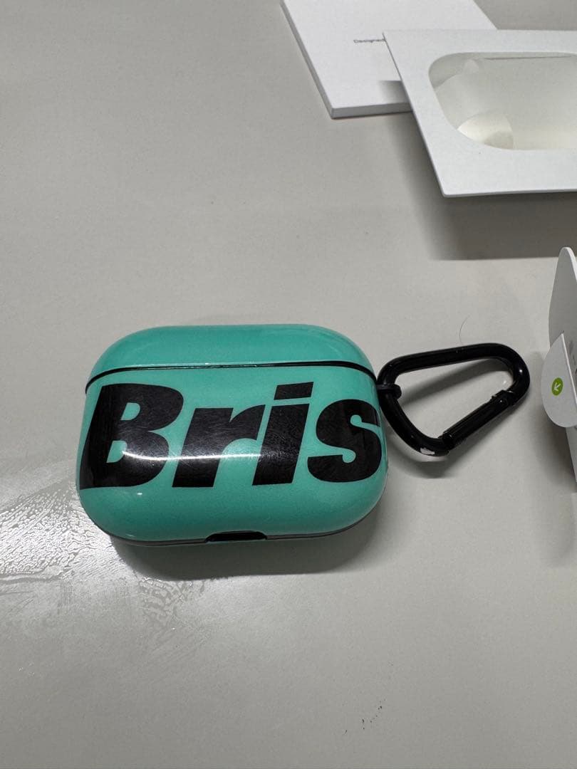 AirPods Pro 2 MagSafe対応 美品 FCRBケース付き