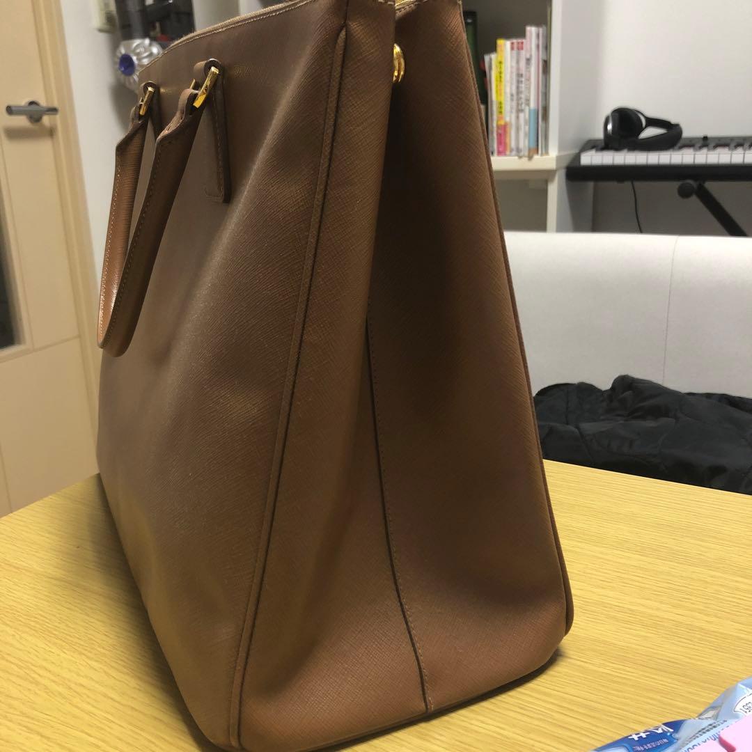 PRADA ガレリア　サフィアーノ　ビジネスバック