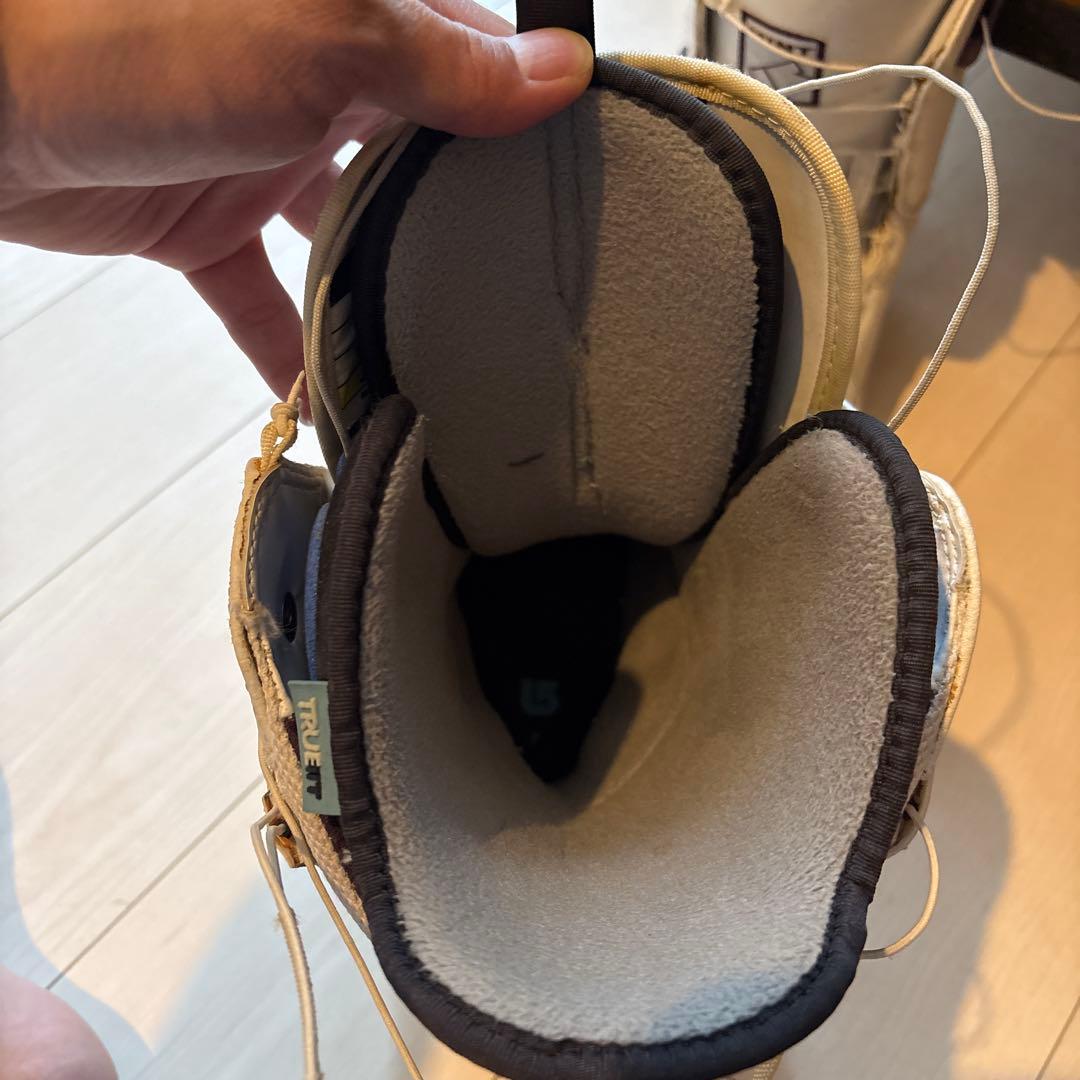 Mint スノーボードブーツ 女性用