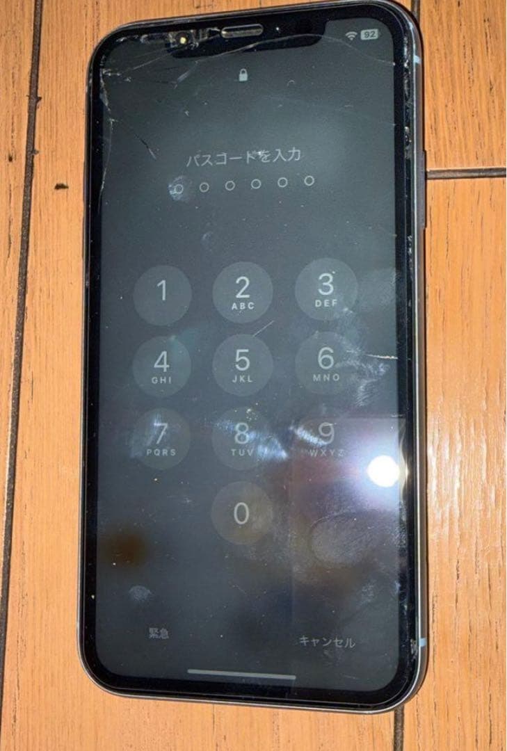 iPhoneXR ジャンク品　背面割れ