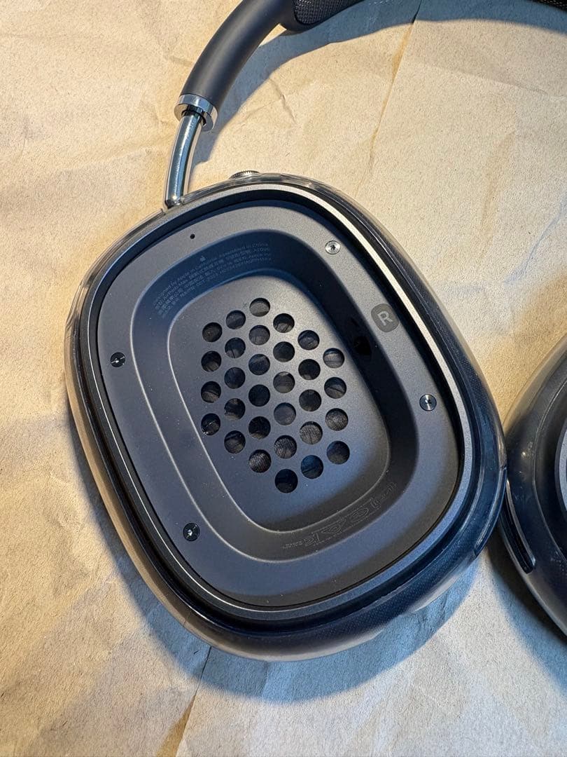 AirPods Max スペースグレイ16日までの購入で50000円で販売