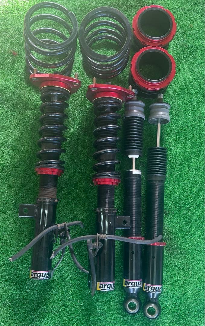 Largus 30プリウス 車高調