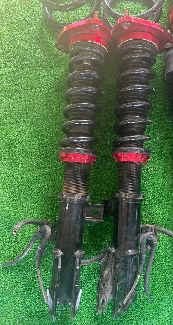 Largus 30プリウス 車高調