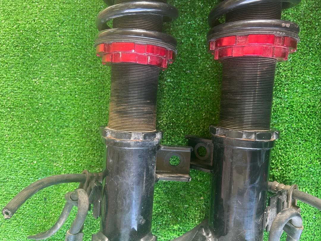 Largus 30プリウス 車高調