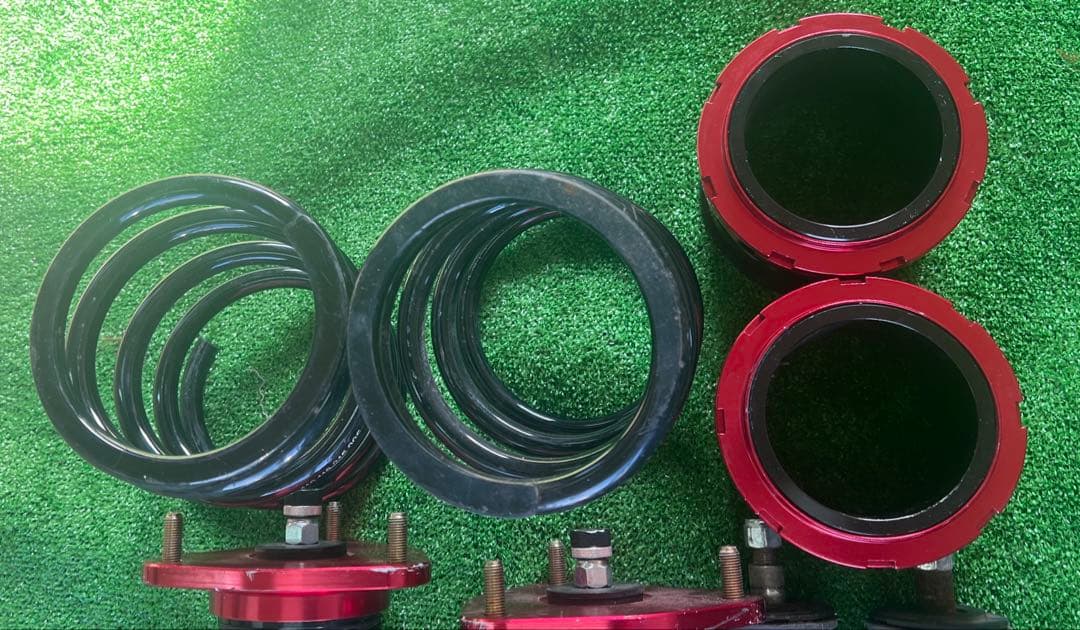 Largus 30プリウス 車高調