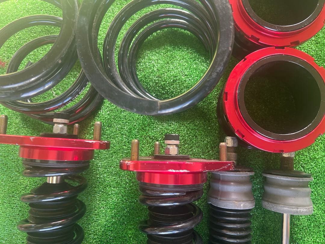 Largus 30プリウス 車高調