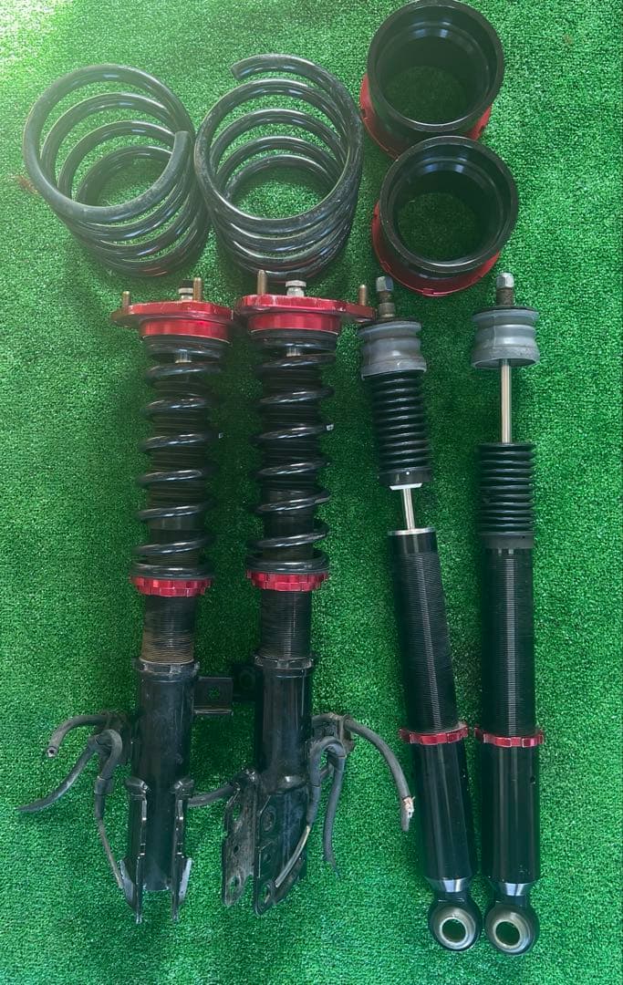 Largus 30プリウス 車高調