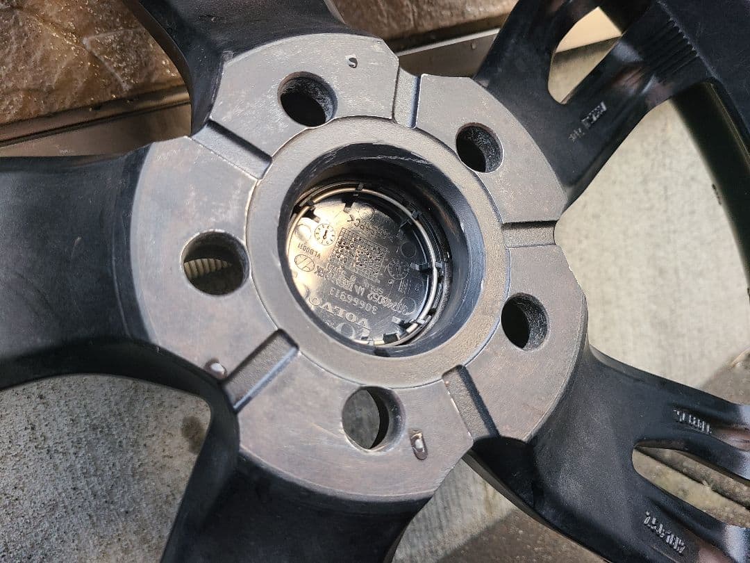 ①MAK ストックホルム 18in 7.5J +50 PCD108 63.4mm