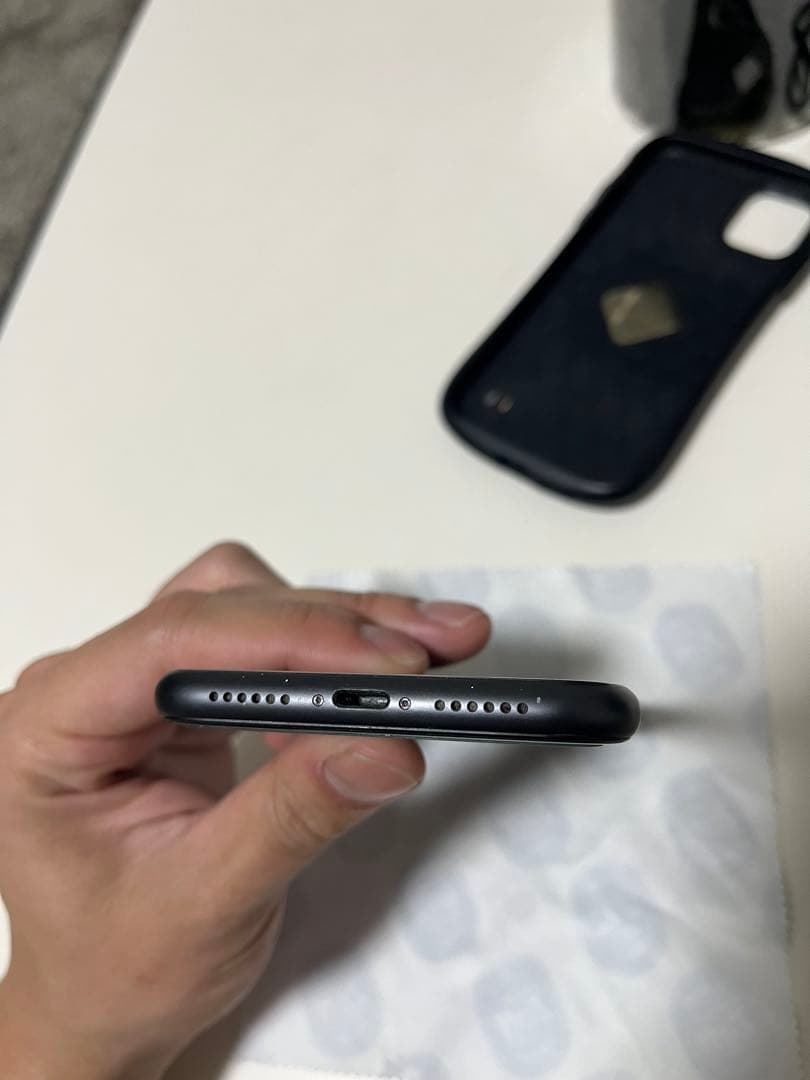 Apple iPhone 11 本体 ブラック　64GB SIMフリー