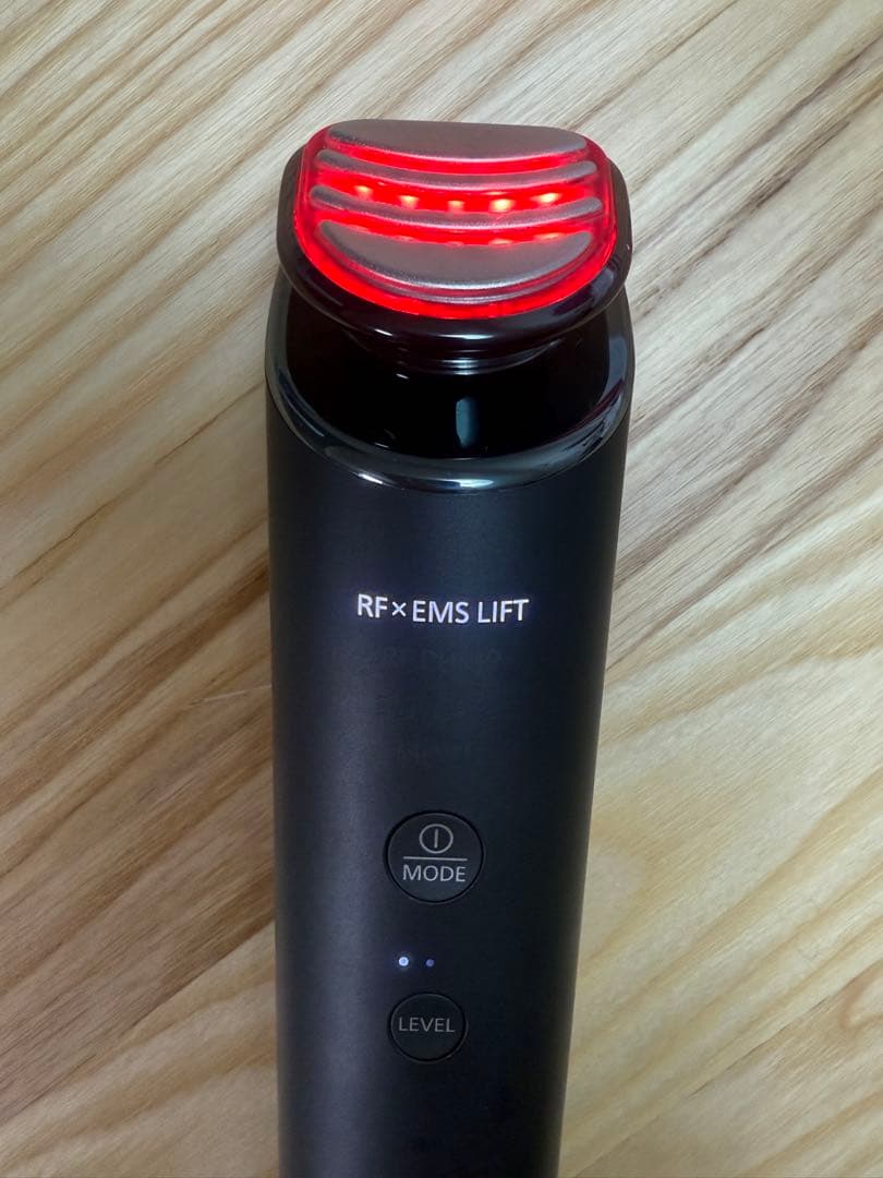 Panasonic RF x EMS LIFT 美顔器