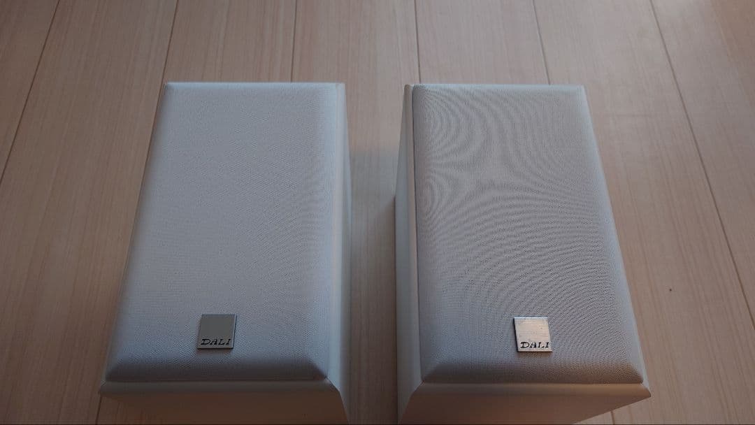 ☆美品☆DALI spectatorブックシェルフスピーカー ホワイト