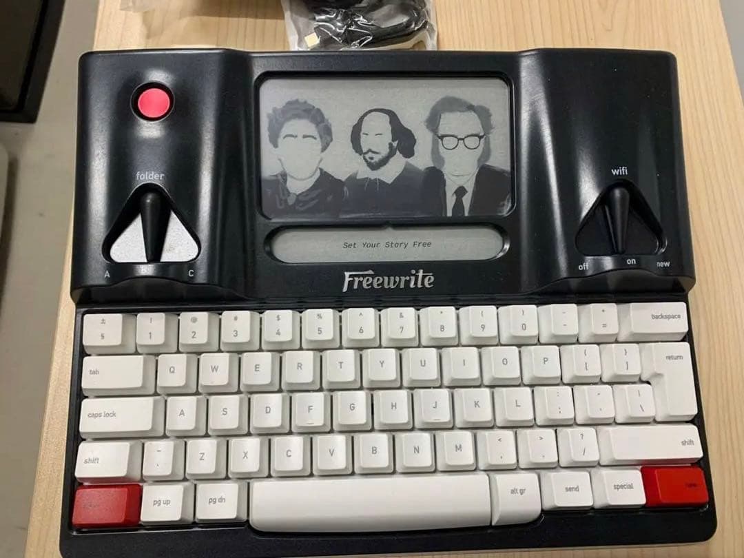 キーボード ASTROHAUS Freewrite FST01:B-ISO