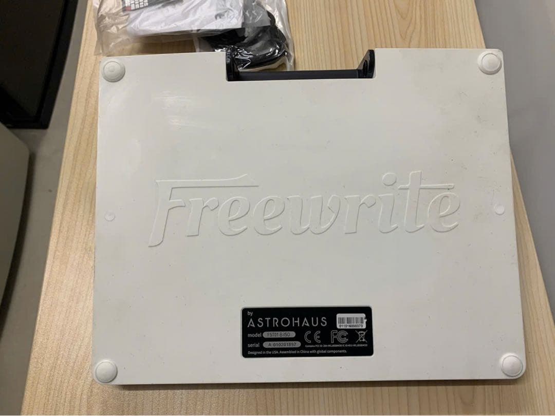 キーボード ASTROHAUS Freewrite FST01:B-ISO