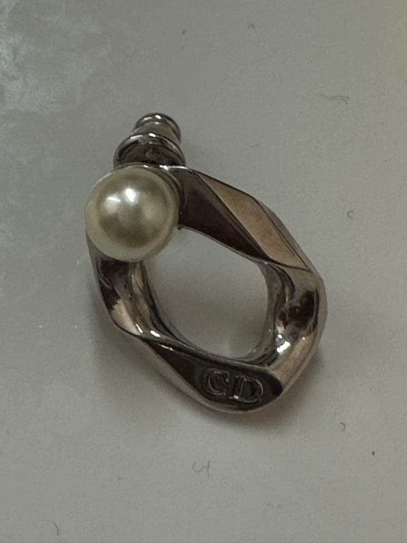 DIOR AND SACAI☆ピアス 真鍮ディオールサカイコラボ パール　ロゴ