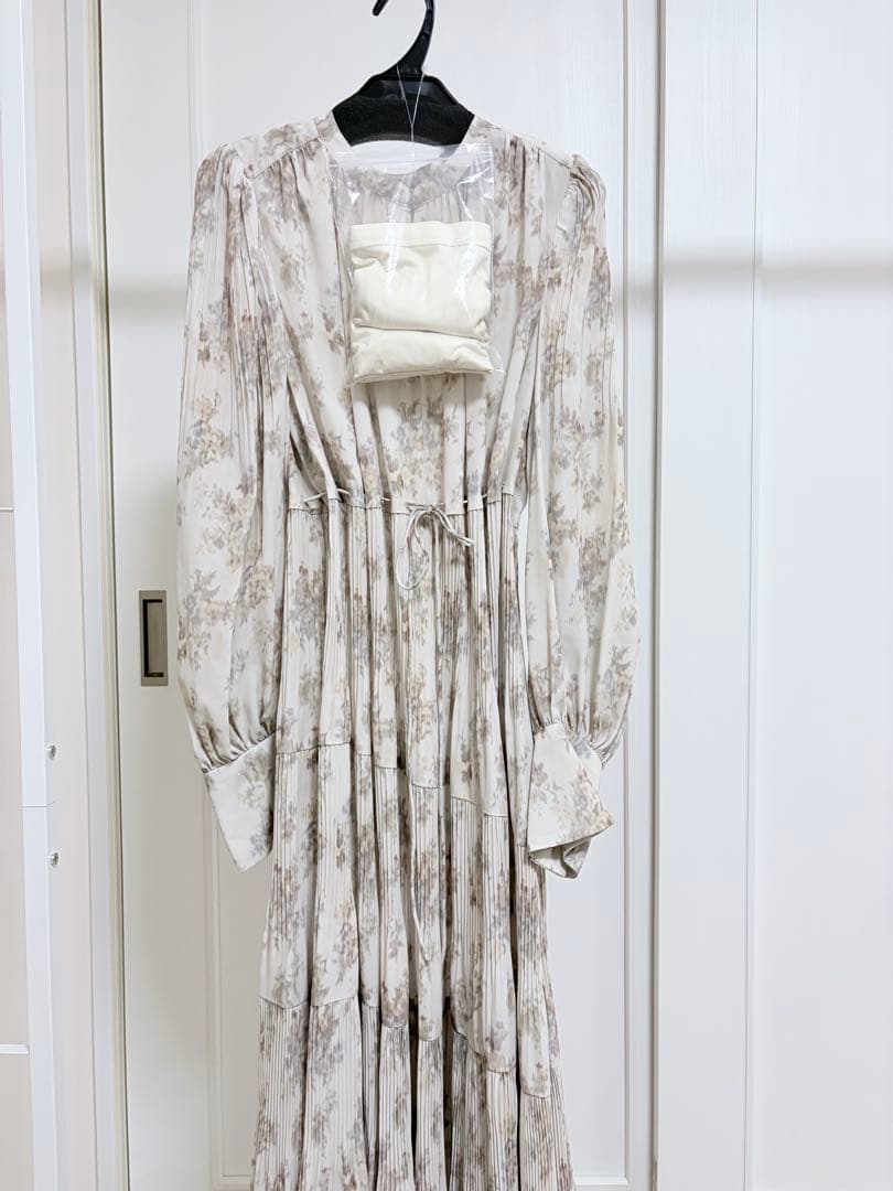 COCODEAL フラワープリントプリーツティアードワンピース